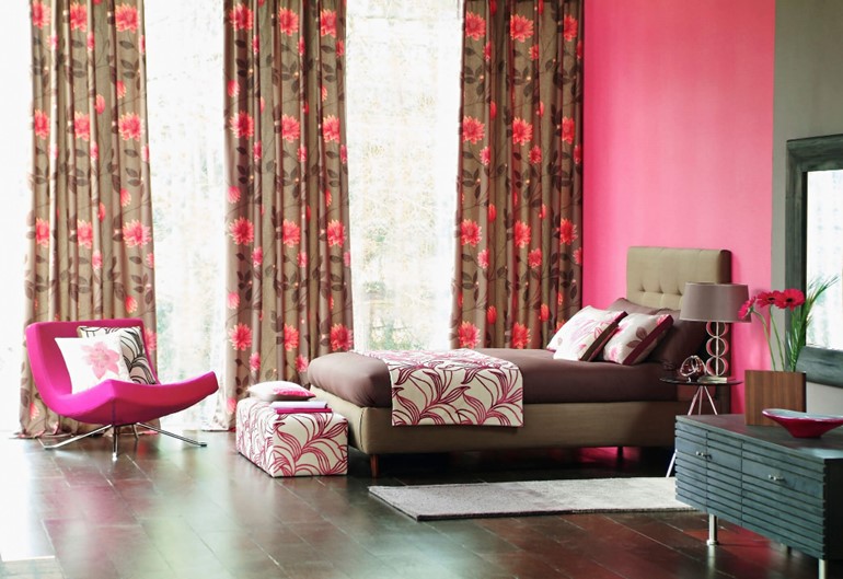 Bold and Beautiful: Embracing Bold Colors in Curtain Design